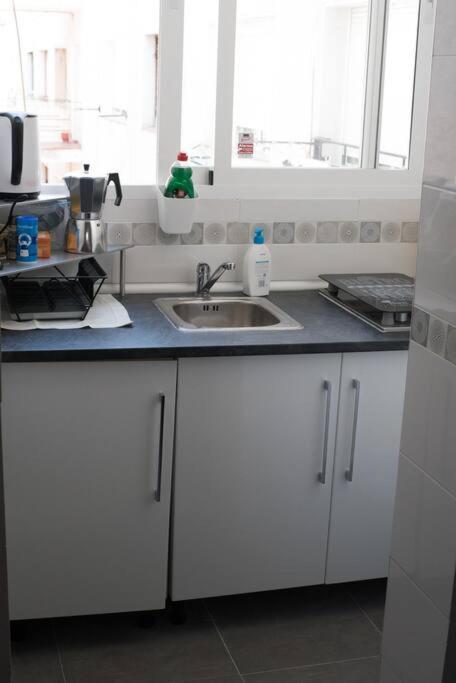 In The Center Near & Free Wifi Apartment *